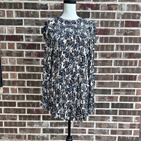 Free People Dresses & Skirts - Free People Blue Floral Tunic Mini Dress EUC